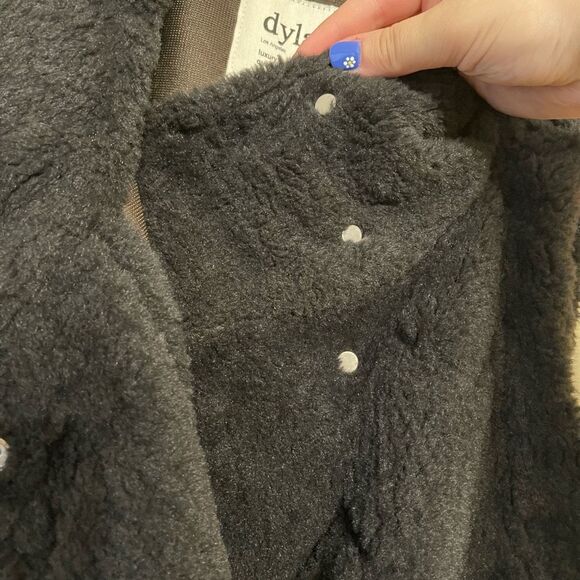 dylan Women’s Faux Fur Dark Brown Button Vest Medium - Picture 6 of 12